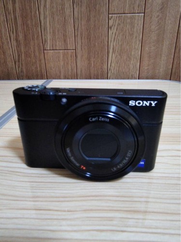 Fotocamera digitale compatta