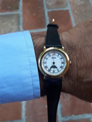 Seiko quartz moon phase - moon,
