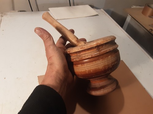 Vecchio mortaio legno - vecchio,