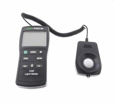 ISO-TECH 1335 MISURATORE LUCE