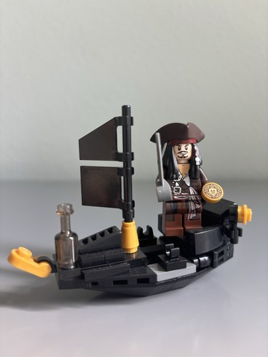 Lego jack sparrow minifigure - jack, e