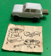KINDER Sorpresina Auto R4 con