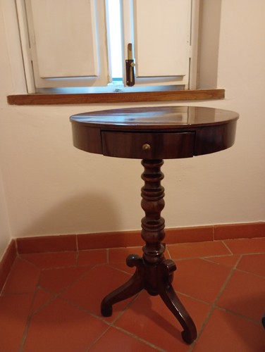 Tavolino ricamo con - ricamo,