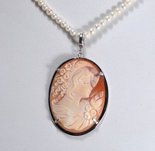 COLLANA PERLE  E CIONDOLO