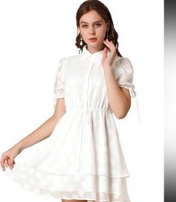 Abito nuovo con etichette