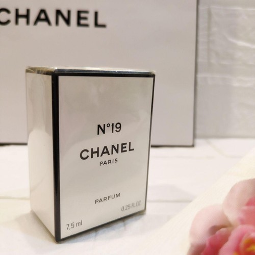 Nuovo profumo chanel 19 - chanel, n.