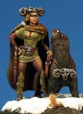 a AITNA MODEL - Codice F.018 - Scala 54 mm - Guerriera fantasy