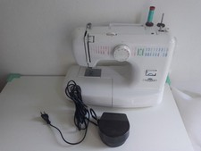 Macchina da cucire elettrica portatile Victoria 270B