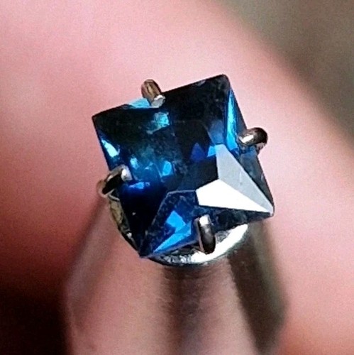 Unheated blue sapphire 51ct - unheated, 0.51ct