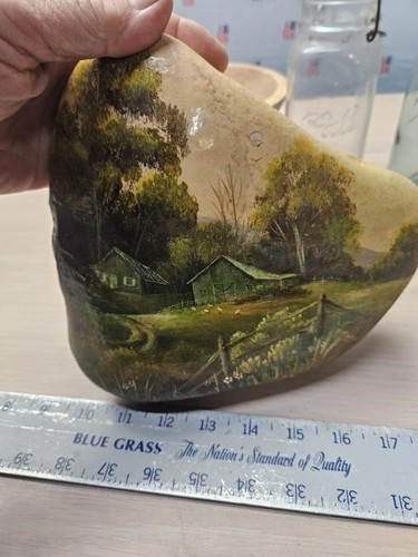 Arte paesaggio roccia dipinta