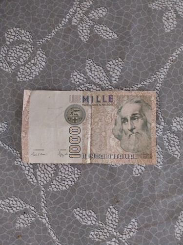Banconota italia 1000 mille - italia,