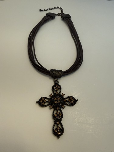 ⁠Collana girocollo vintage