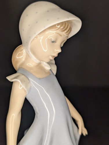 Rara statuina bambina lladro - rara,