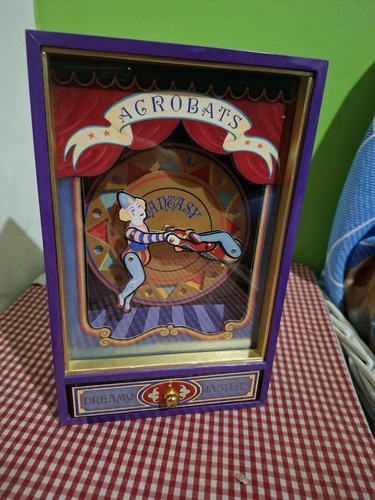 Carillon vintage acrobats - vintage,