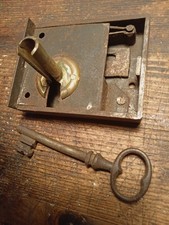 Piccola Serratura Antica Con