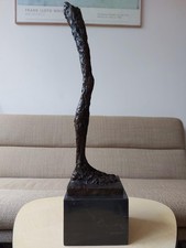 Scultura in bronzo La Jambe La