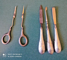 SET PER MANICURE ANTICO,  FORBICINA, LIMETTA ECCC.... ARGENTO?