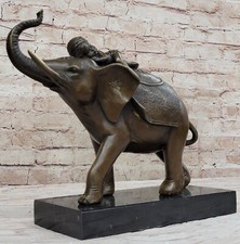 Scultura In Bronzo Di Elefante Con Ragazzo Indiano Che Dorme - Barye