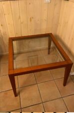 Tavolino quadrato in legno di Ciliegio Con Ripiano In Vetro 