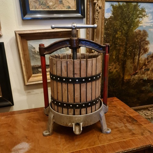 Antico pressa per frutta