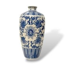 Vaso orientale bianco e blu porcellana motivo floreale arredo casa design