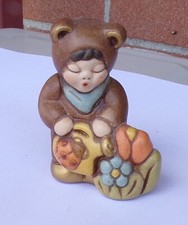 Statua THUN BIMBO ORSETTO che innaffia fiori - 6,5 cm Bambino