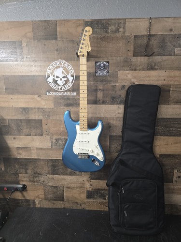 2022 fender stratocaster - stratocaster, lake