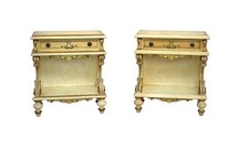 Coppia di comodini in legno in stile Veneziano