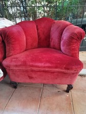 Poltrona imbottita a Conchiglia velluto rosso scuro per soggiorno o sala attesa