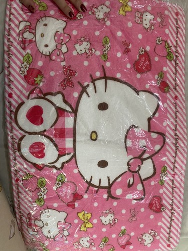Hello kitty bath - hello, floor
