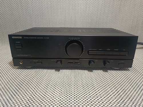 Amplificatore stereo integrato
