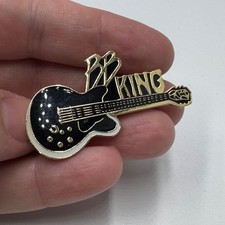 Spilla da bavero smaltata per