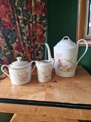 Set caffettiera floreale con