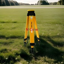 Treppiede per stazione totale in legno resistente LEICA, SOKIA TRIMBLE TOPCON...