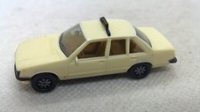Herpa 4001 Opel Rekord E 2.0E Berlina Taxi hellelfenbein mit Dachschild (71)
