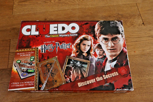 2011 parker brothers cluedo - parker,