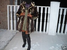 Raro designer unico marrone e bianco skunk pelliccia cappotto giacca passeggino S-M 0-6