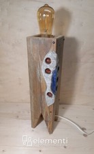 Lampada da tavolo in legno e
