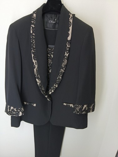 Tailleur donna elegante curvy