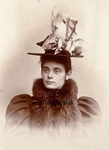 Cabinet card lady - cabinet, in