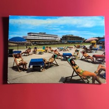 TIRRENIA - BAGNI E GRANDI ALBERGHI - CARTOLINA A COLORI VIAGGIATA  - COLLEZIONE