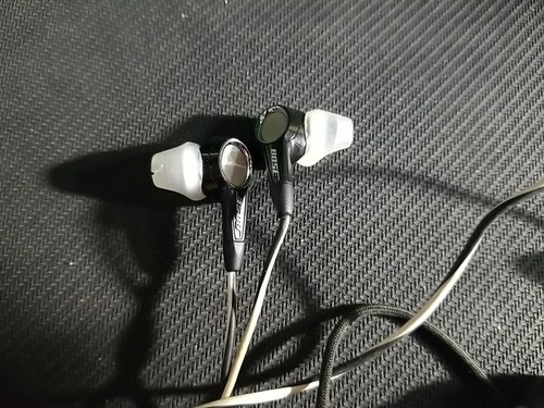 Ear mobile headphones - in-ear,