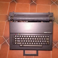 Olivetti PRAXIS 20 Typewriter with Case Vintage