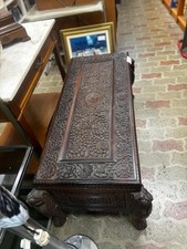 Cassapanca in legno intarsiato