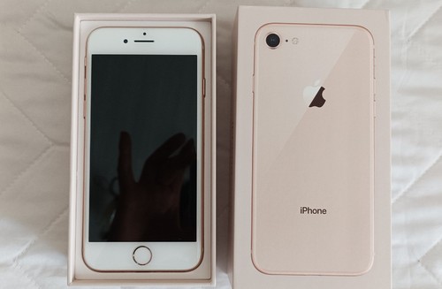 Iphone gold 64gb - 8,