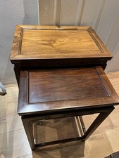 Nido di due tavoli cinesi in