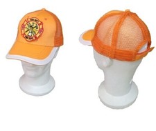 CAPPELLO ARANCIONE CON VISIERA