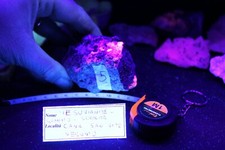 LARGE FLUORESCENT MINERAL