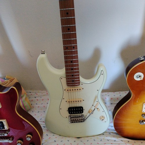 Chitarra elettrica usata - chitarra,
