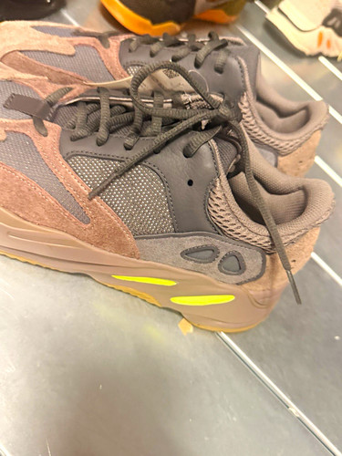 Adidas yeezy boost 700 - 700, v1
